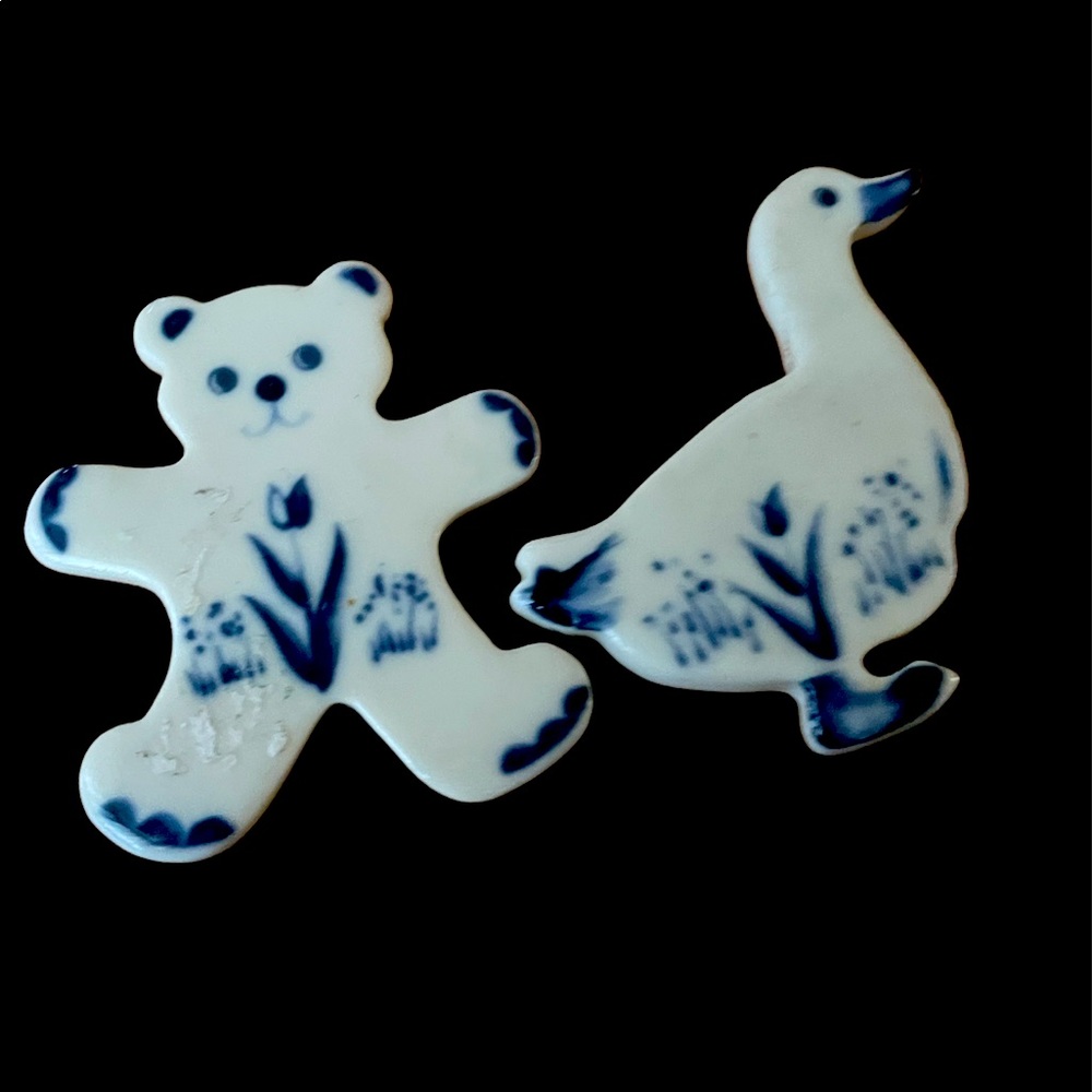 Cute pair of kitchen magnets